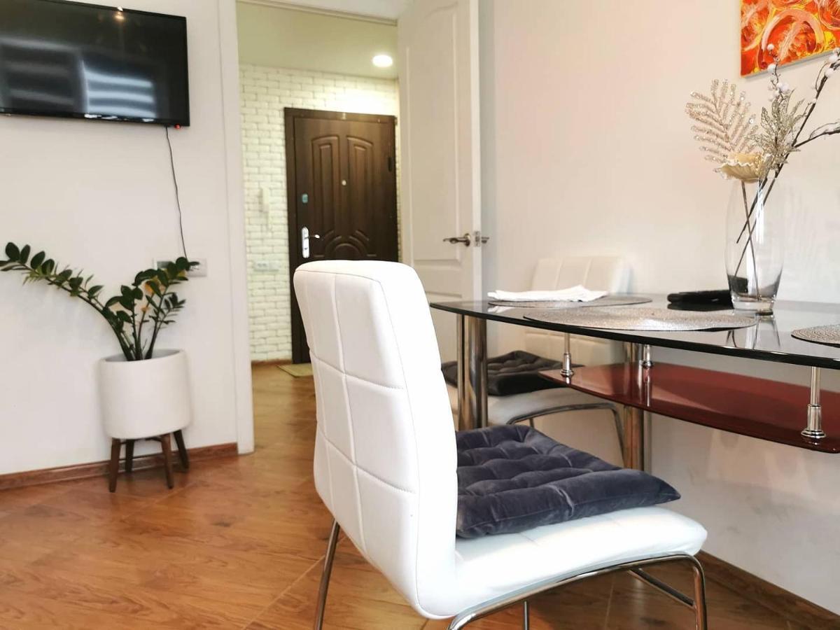 Studio Apartment In The Center Shostka エクステリア 写真